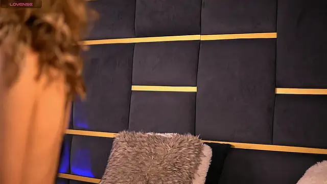Snapshot of CynthiaWest chatting on 13, 2, 2025 CynthiaWest online show from 13, 2, 2025