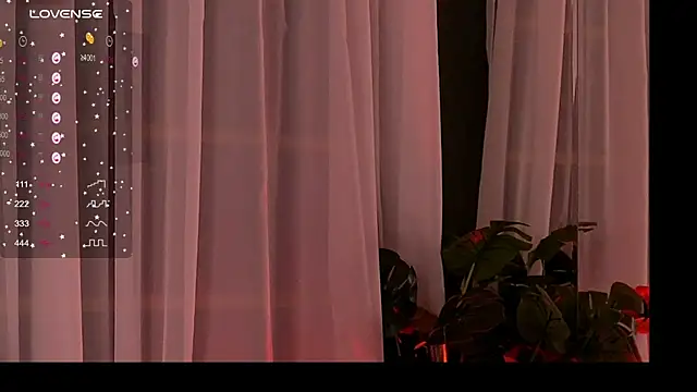 Snapshot of CynthiaWest chatting on 15, 10, 2025 CynthiaWest online show from 15, 10, 2025