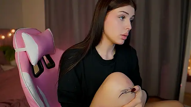 Snapshot of Lala_Land_ chatting on 1, 2, 2025 Lala Land online show from 1, 2, 2025