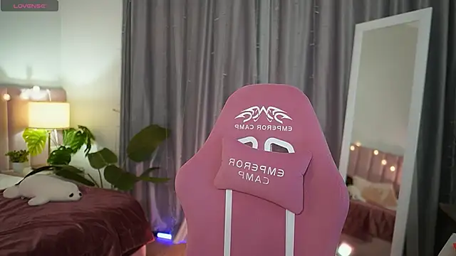 Snapshot of Lala_Land_ chatting on 8, 3, 2025 Lala Land online show from 8, 3, 2025