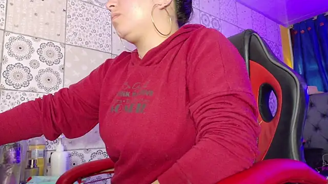 Snapshot of Lina23_ chatting on 15, 10, 2025 Lina23 online show from 15, 10, 2025