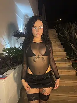 Electra doll  online show from 13, 11, 2025