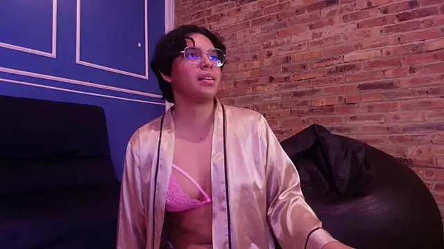 Snapshot of Emmapark_ chatting on 15, 11, 2025 Emmapark online show from 15, 11, 2025