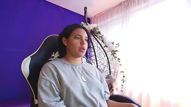 Emmapark  online show from 15, 2, 2026