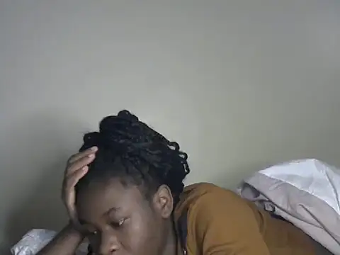 Snapshot of Novah_ chatting on 10, 11, 2025 Novah online show from 10, 11, 2025