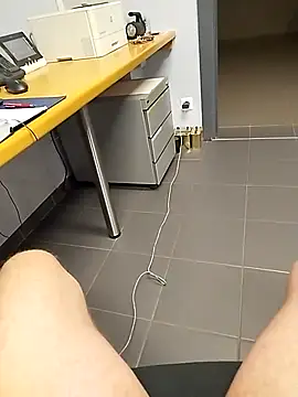 Snapshot of Au_plaisir_des_femmes chatting on 25, 11, 2025 Au plaisir des femmes online show from 25, 11, 2025