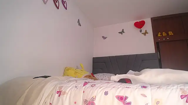 Snapshot of Yinn_Silver chatting on 12, 3, 2025 Yinn Silver online show from 12, 3, 2025