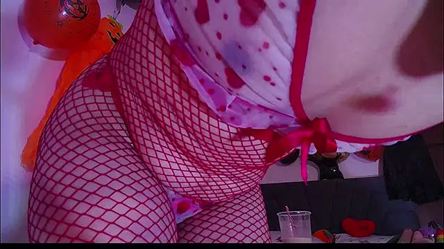 Snapshot of Yinn_Silver chatting on 15, 10, 2025 Yinn Silver online show from 15, 10, 2025