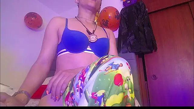 Snapshot of Yinn_Silver chatting on 20, 10, 2025 Yinn Silver online show from 20, 10, 2025