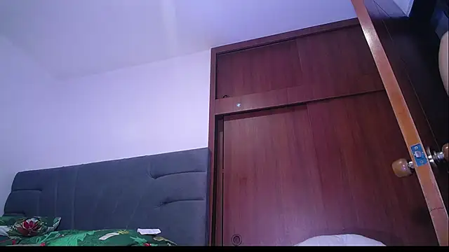 Snapshot of Yinn_Silver chatting on 21, 11, 2025 Yinn Silver online show from 21, 11, 2025