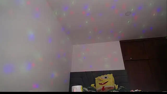 Snapshot of Yinn_Silver chatting on 22, 11, 2025 Yinn Silver online show from 22, 11, 2025