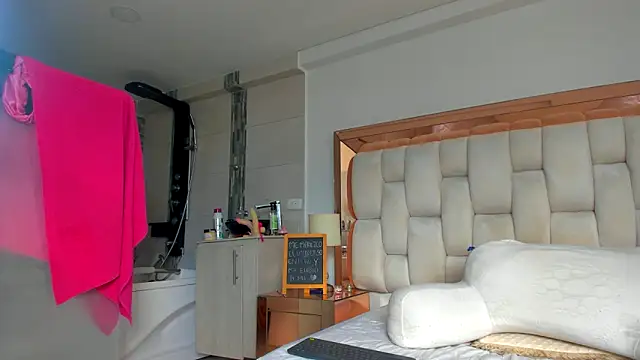 emilyparkerr01 online show from 18, 2, 2025