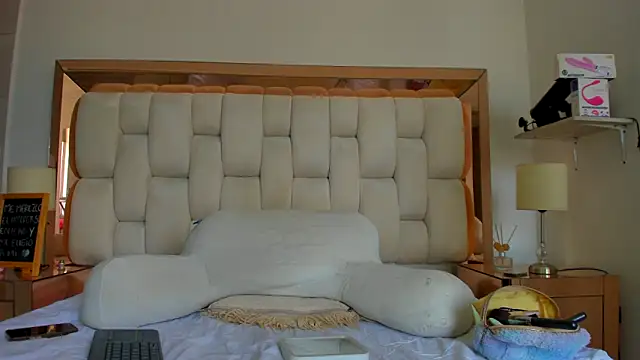 emilyparkerr01 online show from 11, 3, 2025