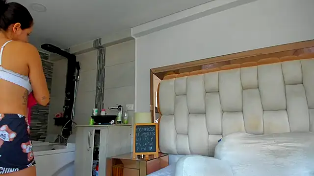 emilyparkerr01 online show from 23, 9, 2025