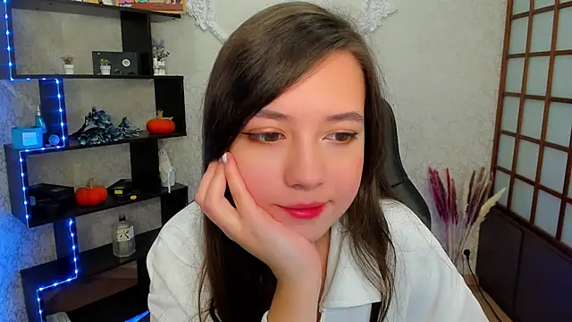 Snapshot of Lina_Brownie chatting on 6, 12, 2024 Lina Brownie online show from 6, 12, 2024