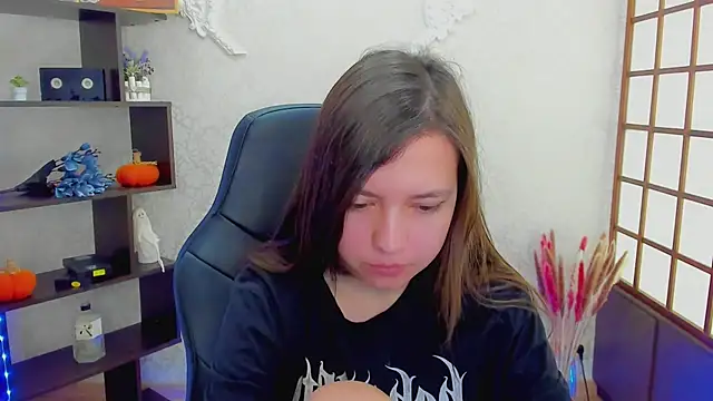 Snapshot of Lina_Brownie chatting on 14, 12, 2024 Lina Brownie online show from 14, 12, 2024