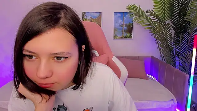 Snapshot of Lina_Brownie chatting on 2, 3, 2025 Lina Brownie online show from 2, 3, 2025