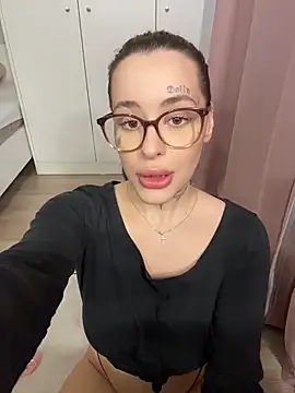 Snapshot of fuckdoll_18 chatting on 6, 11, 2025 fuckdoll 18 online show from 6, 11, 2025