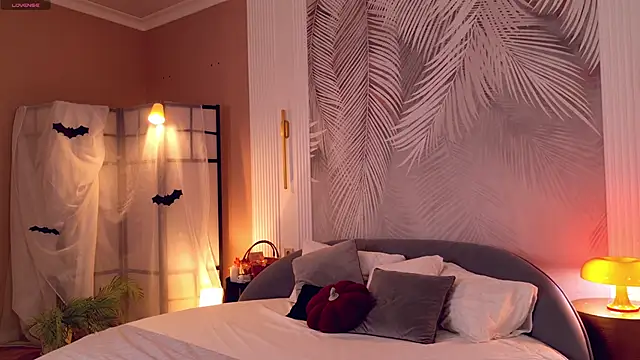 Miley Smile online show from 31, 10, 2025