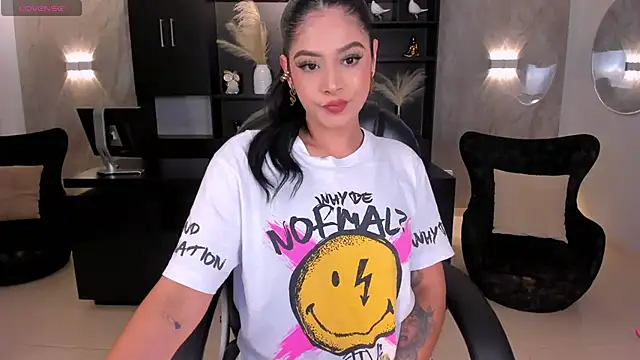 Snapshot of AlyssaDean chatting on 2, 11, 2025 AlyssaDean online show from 2, 11, 2025