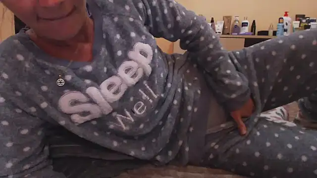 LovelyAndraGirl online show from 17, 9, 2025