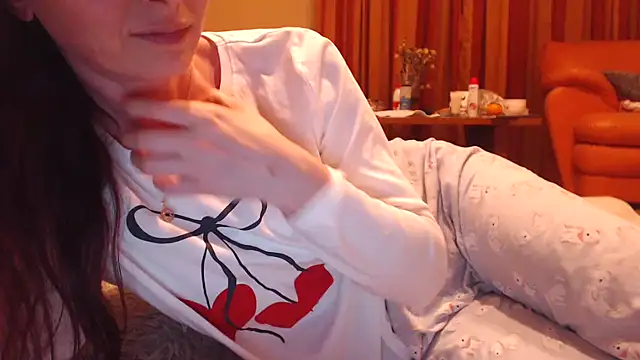 LovelyAndraGirl online show from 14, 6, 2026