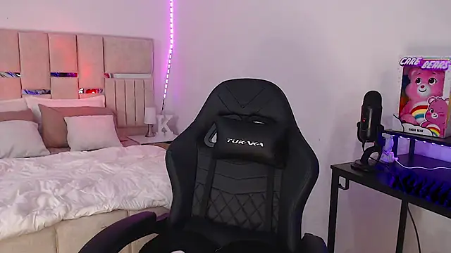 KimGeorgia  online show from 15, 3, 2025