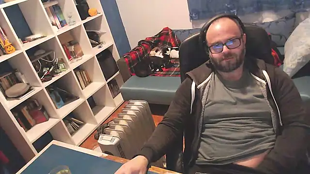 ravingr4d4 online show from 16, 3, 2025