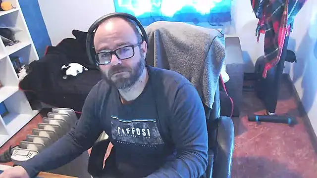 ravingr4d4 online show from 20, 3, 2025