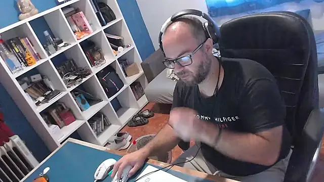 ravingr4d4 online show from 23, 9, 2025