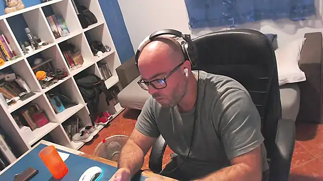 ravingr4d4 online show from 12, 10, 2025