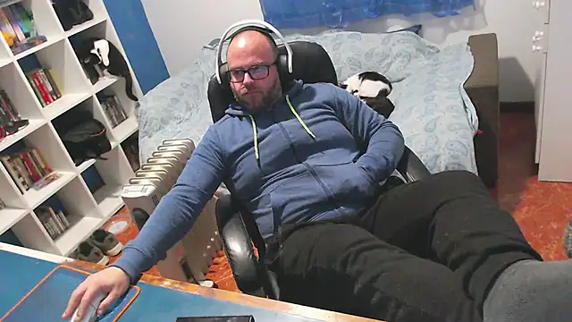 ravingr4d4 online show from 10, 2, 2026