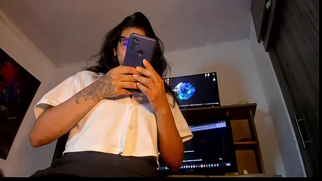 Snapshot of kaamilah chatting on 15, 10, 2025 kaamilah online show from 15, 10, 2025