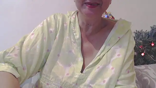 Snapshot of Andra_Love chatting on 31, 12, 2024 Andra Love online show from 31, 12, 2024