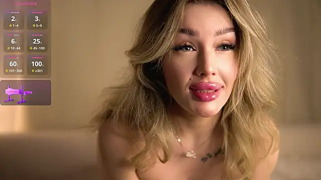 Snapshot of AnnyBangs chatting on 4, 2, 2025 AnnyBangs online show from 4, 2, 2025