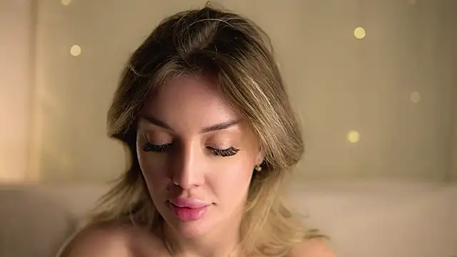 Snapshot of AnnyBangs chatting on 10, 3, 2025 AnnyBangs online show from 10, 3, 2025