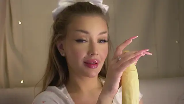 Snapshot of AnnyBangs chatting on 18, 9, 2025 AnnyBangs online show from 18, 9, 2025