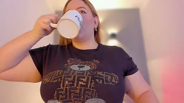 Snapshot of sophiarossee_ chatting on 3, 2, 2025 sophiarossee online show from 3, 2, 2025