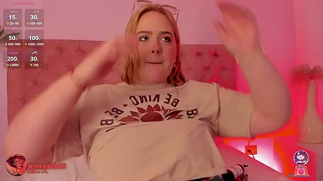 Snapshot of sophiarossee_ chatting on 10, 9, 2025 sophiarossee online show from 10, 9, 2025