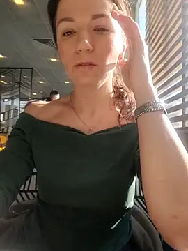 Brilliant-Queen1 online show from 9, 2, 2025