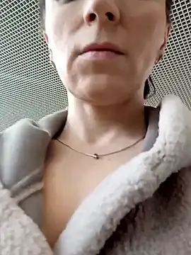 Brilliant-Queen1 online show from 27, 2, 2025