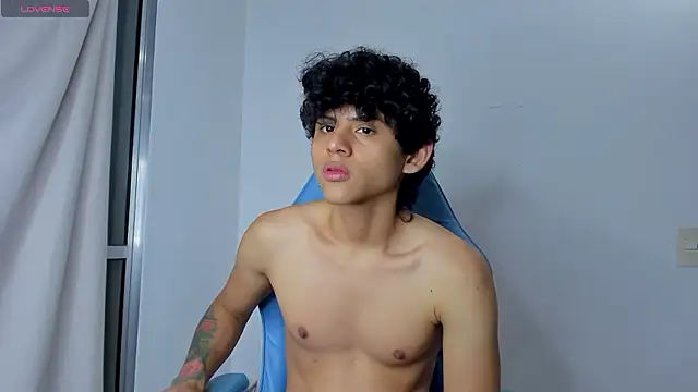 Snapshot of Edwars_03 chatting on 3, 12, 2024 Edwars 03 online show from 3, 12, 2024