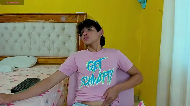 Snapshot of Edwars_03 chatting on 6, 1, 2025 Edwars 03 online show from 6, 1, 2025