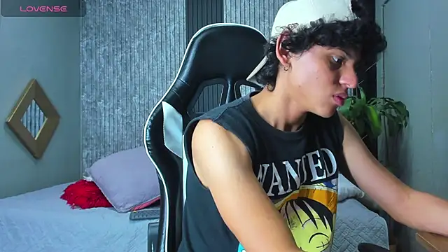 Snapshot of Edwars_03 chatting on 5, 3, 2025 Edwars 03 online show from 5, 3, 2025