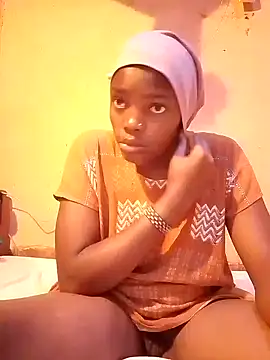 cute naimah online show from 2, 11, 2025