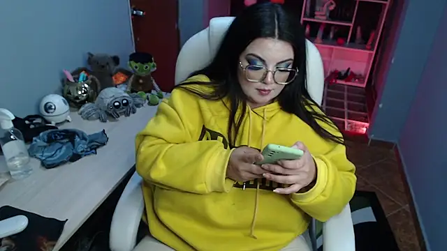 Snapshot of juliette_rd chatting on 4, 12, 2024 juliette rd online show from 4, 12, 2024