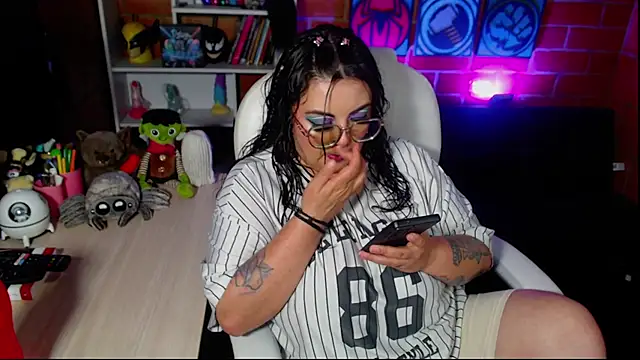 Snapshot of juliette_rd chatting on 2, 10, 2025 juliette rd online show from 2, 10, 2025