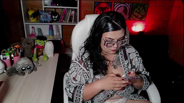 Snapshot of juliette_rd chatting on 19, 11, 2025 juliette rd online show from 19, 11, 2025