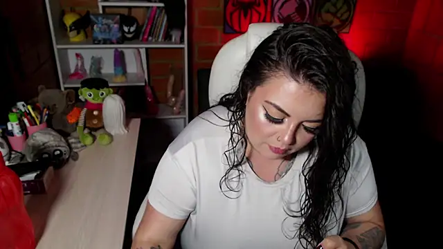 Snapshot of juliette_rd chatting on 5, 12, 2025 juliette rd online show from 5, 12, 2025