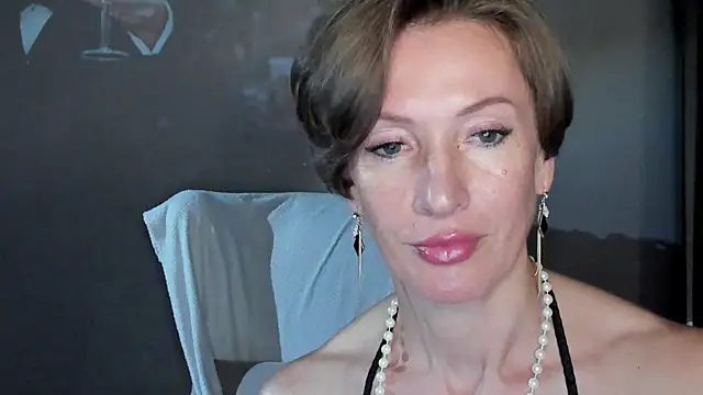 Snapshot of Dorothy_Meyer chatting on 6, 7, 2026 Dorothy Meyer online show from 6, 7, 2026